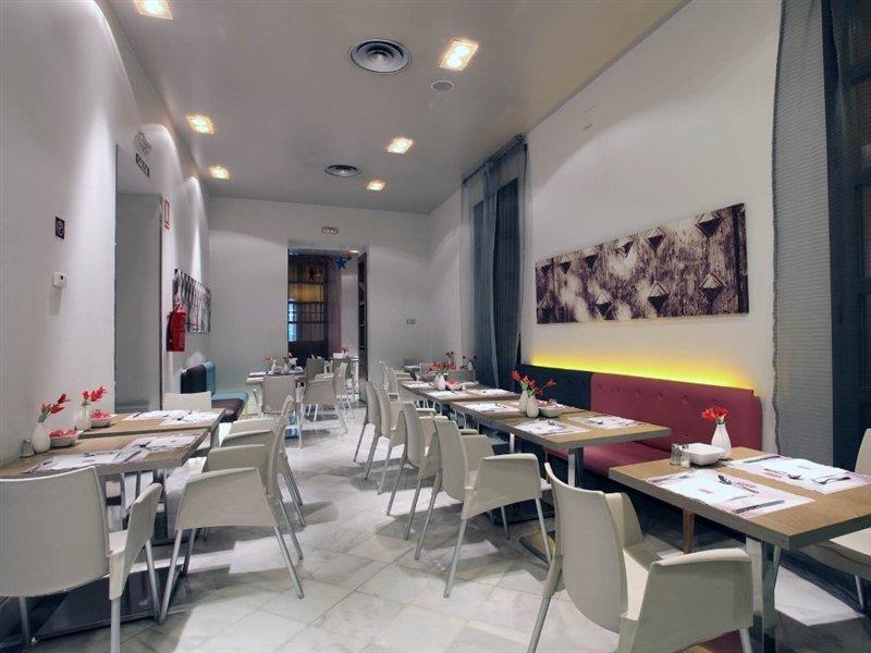 Petit Palace Marques Santa Ana Hotel